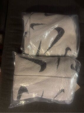 Women’s Nike 2 piece sports wear